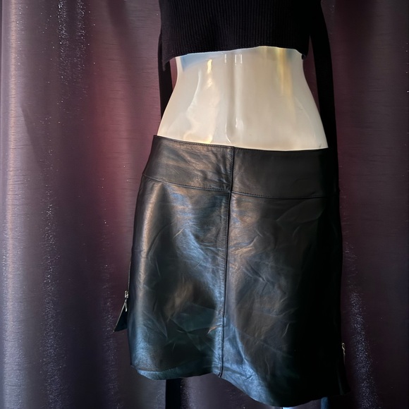 Leather Low Waist Mini Skirt - Picture 2 of 7